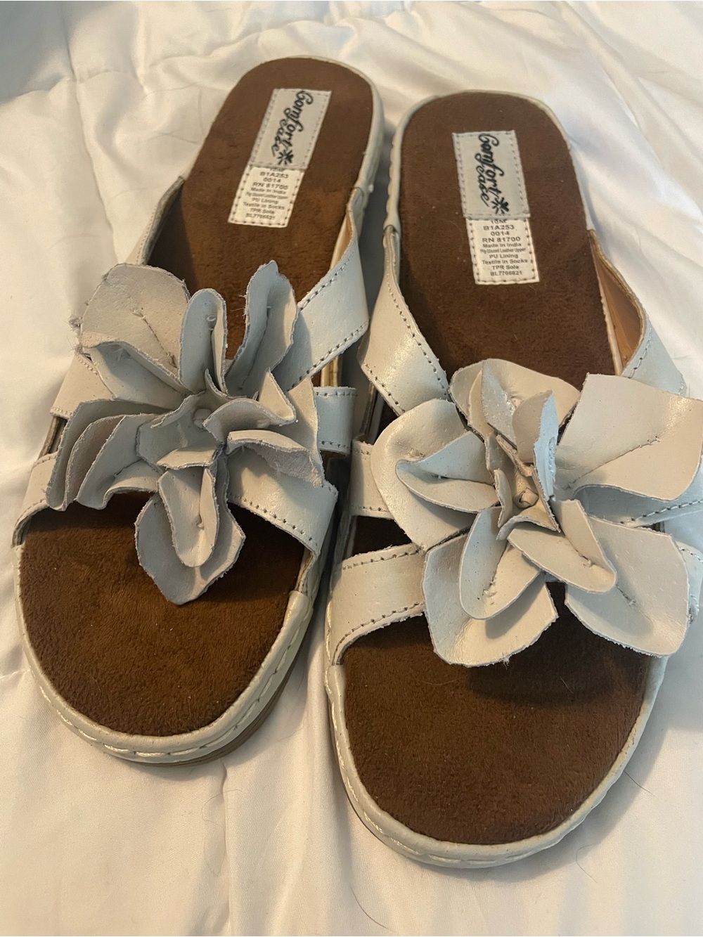Comfort Ease White Leather Floral Slide Sandals - Women's Size 10